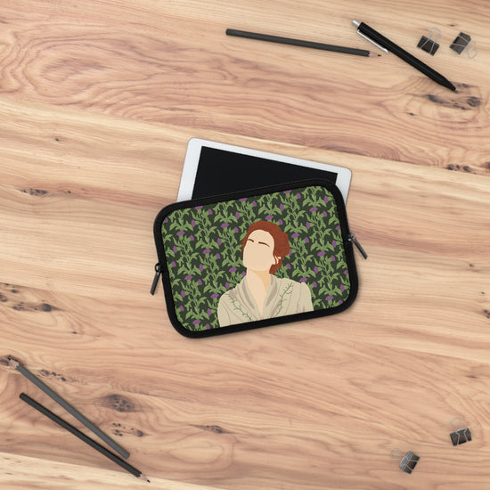 Brianna MacKenzie Laptop Sleeve - Fandom-Made