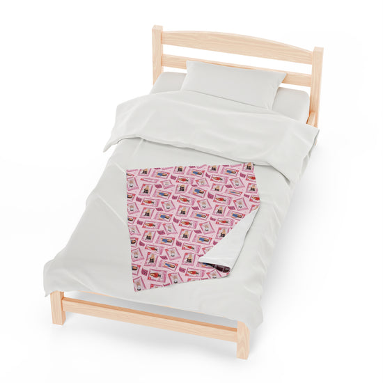 The Plastics Blanket - Fandom-Made