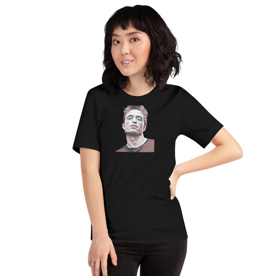 Robert Pattinson (red) Unisex t-shirt - Fandom-Made