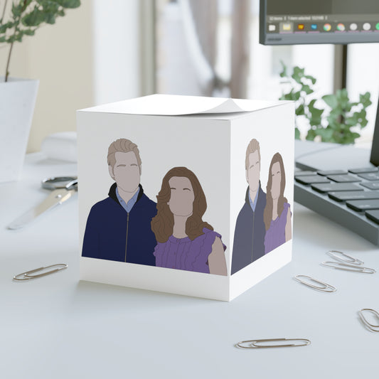 Doctor Cullen and Esme Note Cube - Fandom-Made